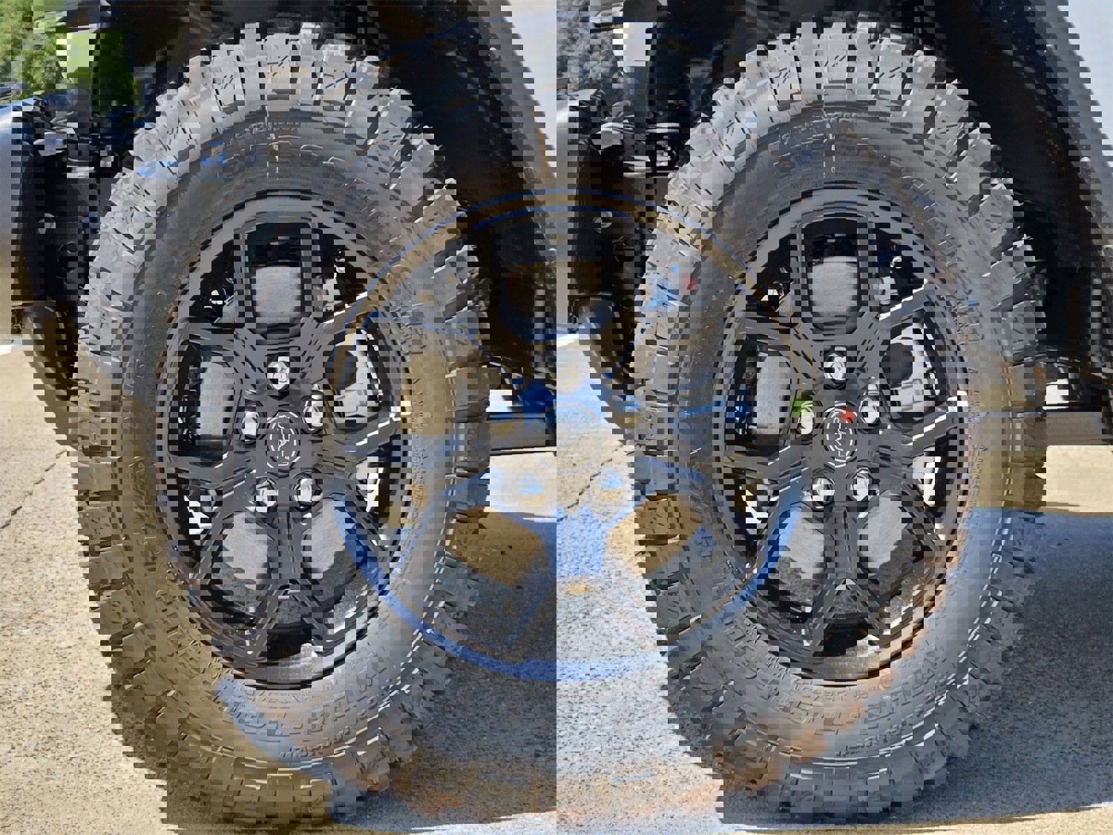 New 2025 Jeep Gladiator Sport image 10