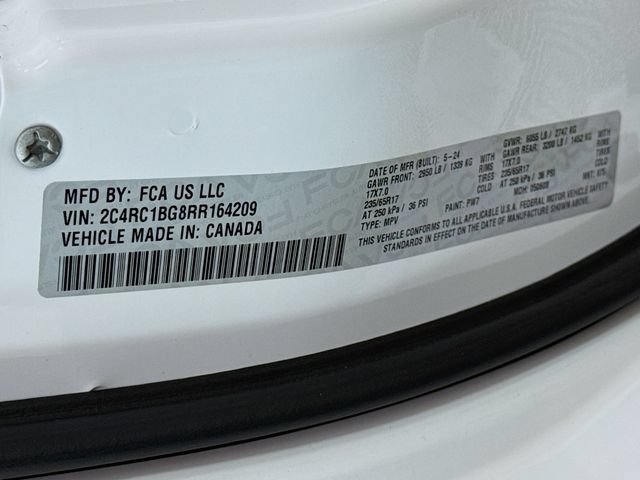 Used 2024 Chrysler Pacifica Touring-L FWD image 32