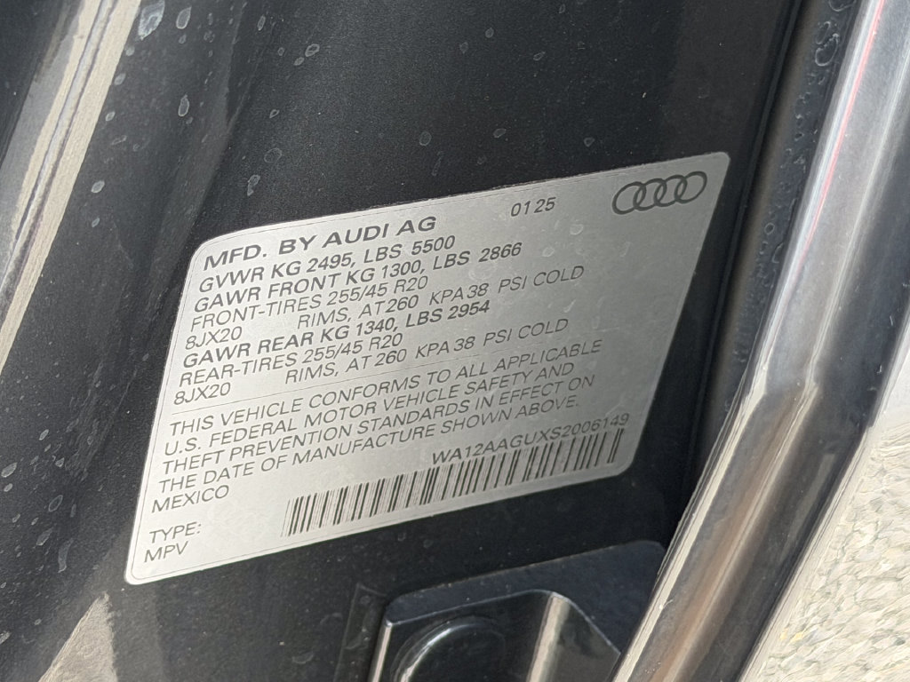 Certified 2025 Audi Q5 Premium Plus w/ Premium Plus AWD/4WD image 9