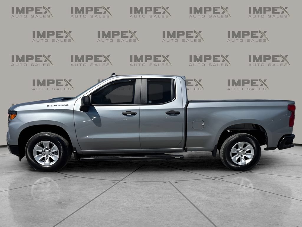 Used 2025 Chevrolet Silverado 1500 W/T w/ Trailering Package RWD image 3