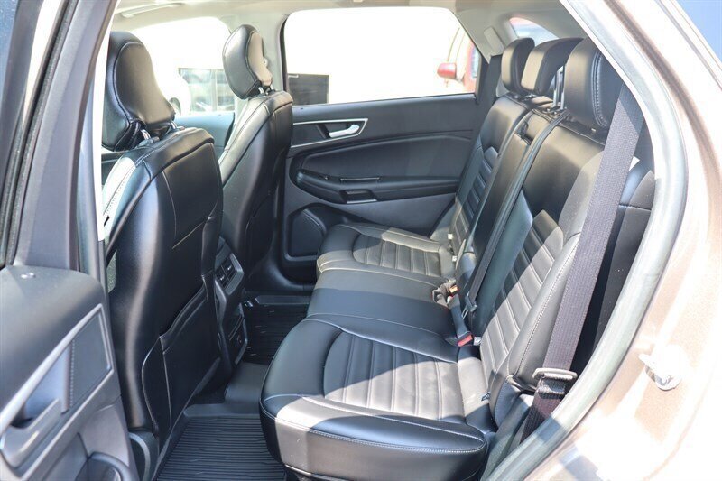 Used 2019 Ford Edge SEL w/ Equipment Group 201A AWD/4WD image 23