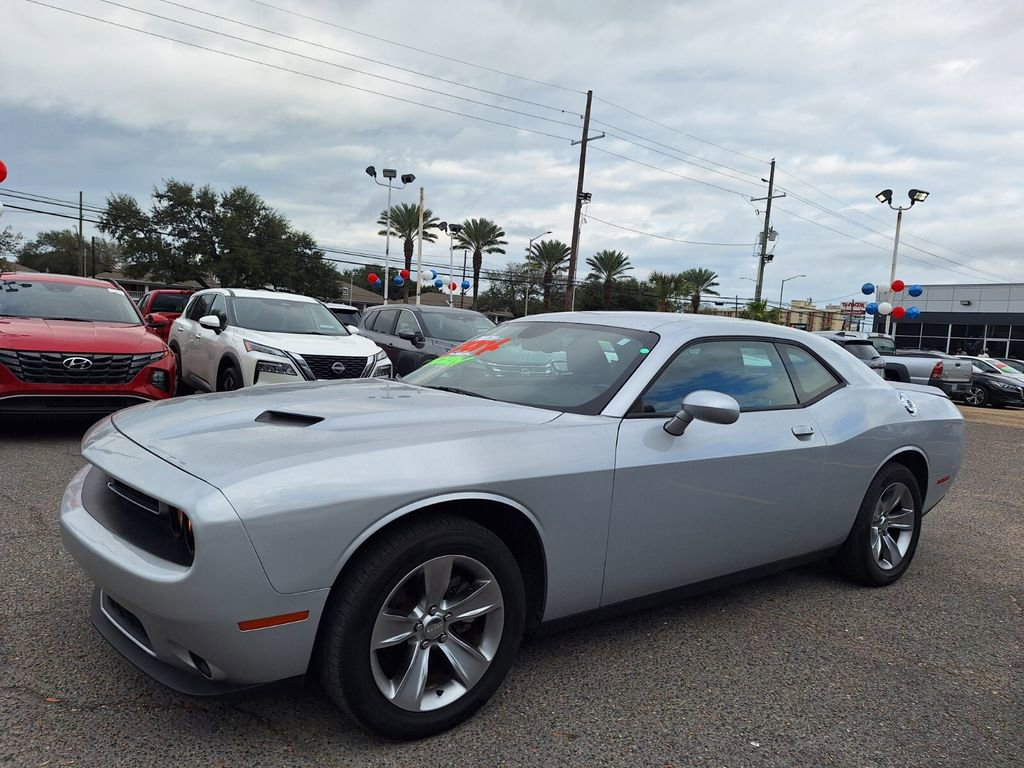Used 2021 Dodge Challenger SXT w/ Driver Convenience Group image 9