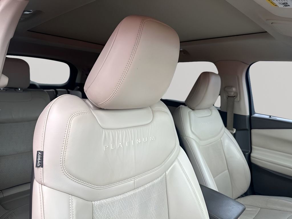 Used 2020 Ford Explorer Platinum w/ Premium Technology Package image 15