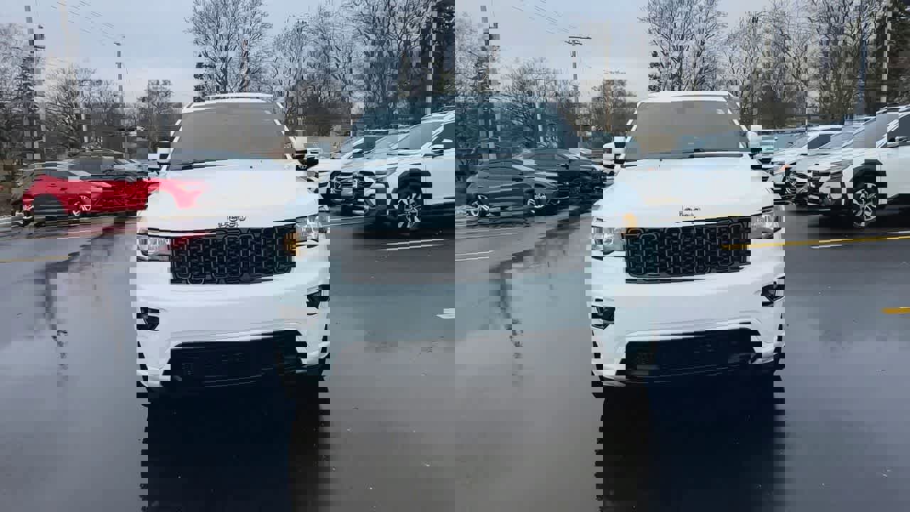 Used 2020 Jeep Grand Cherokee Altitude image 3