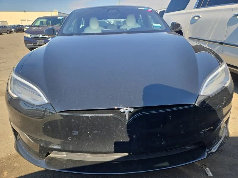 Used 2022 Tesla Model S Plaid image 2