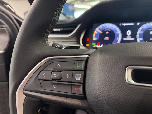 Used 2024 Jeep Grand Cherokee L Limited w/ Luxury Tech Group II AWD/4WD image 18