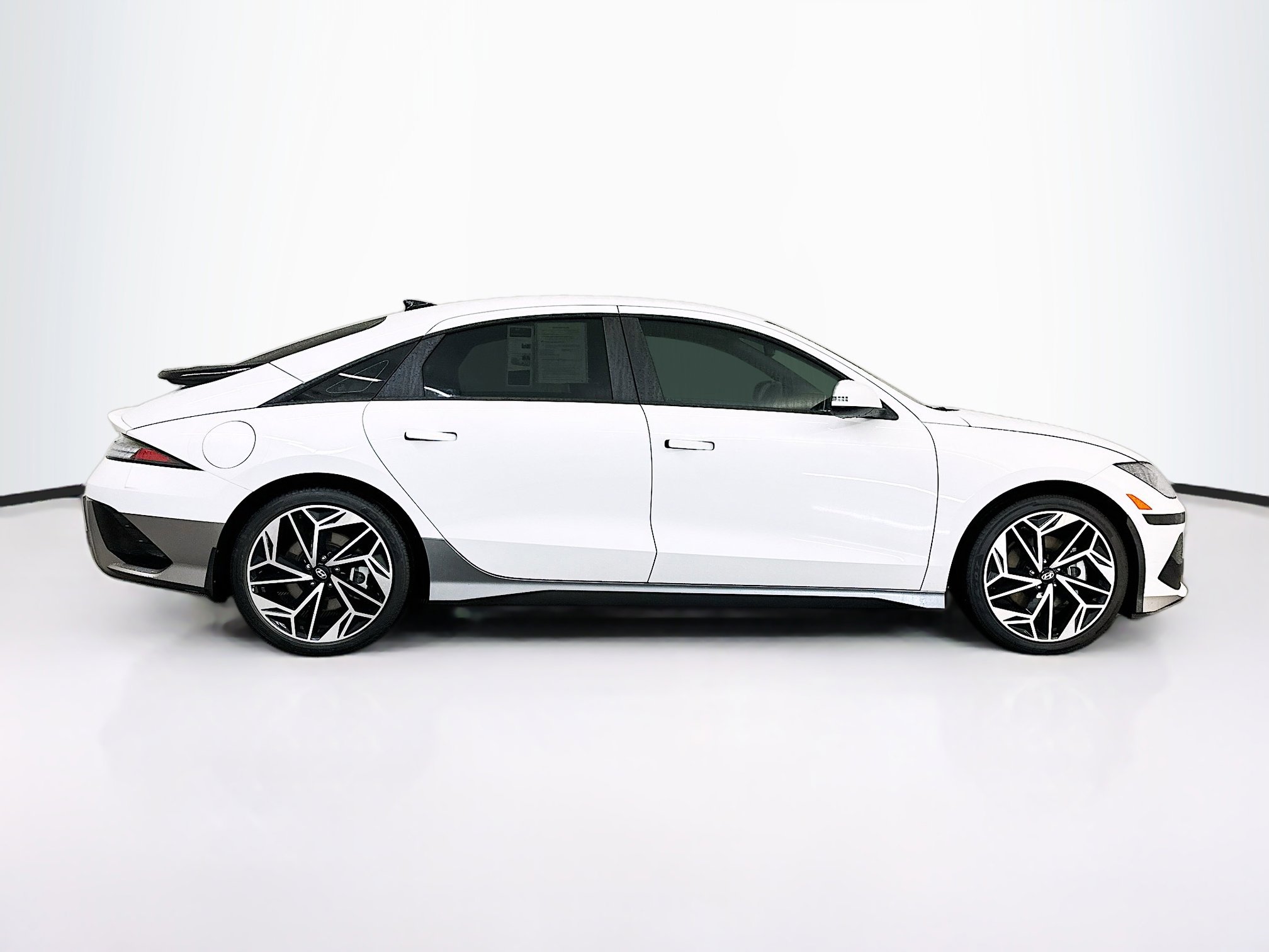 Used 2024 Hyundai Ioniq 6 SEL AWD/4WD image 10