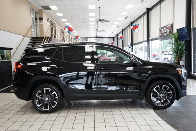 Used 2022 GMC Terrain SLT w/ Infotainment Package II image 17