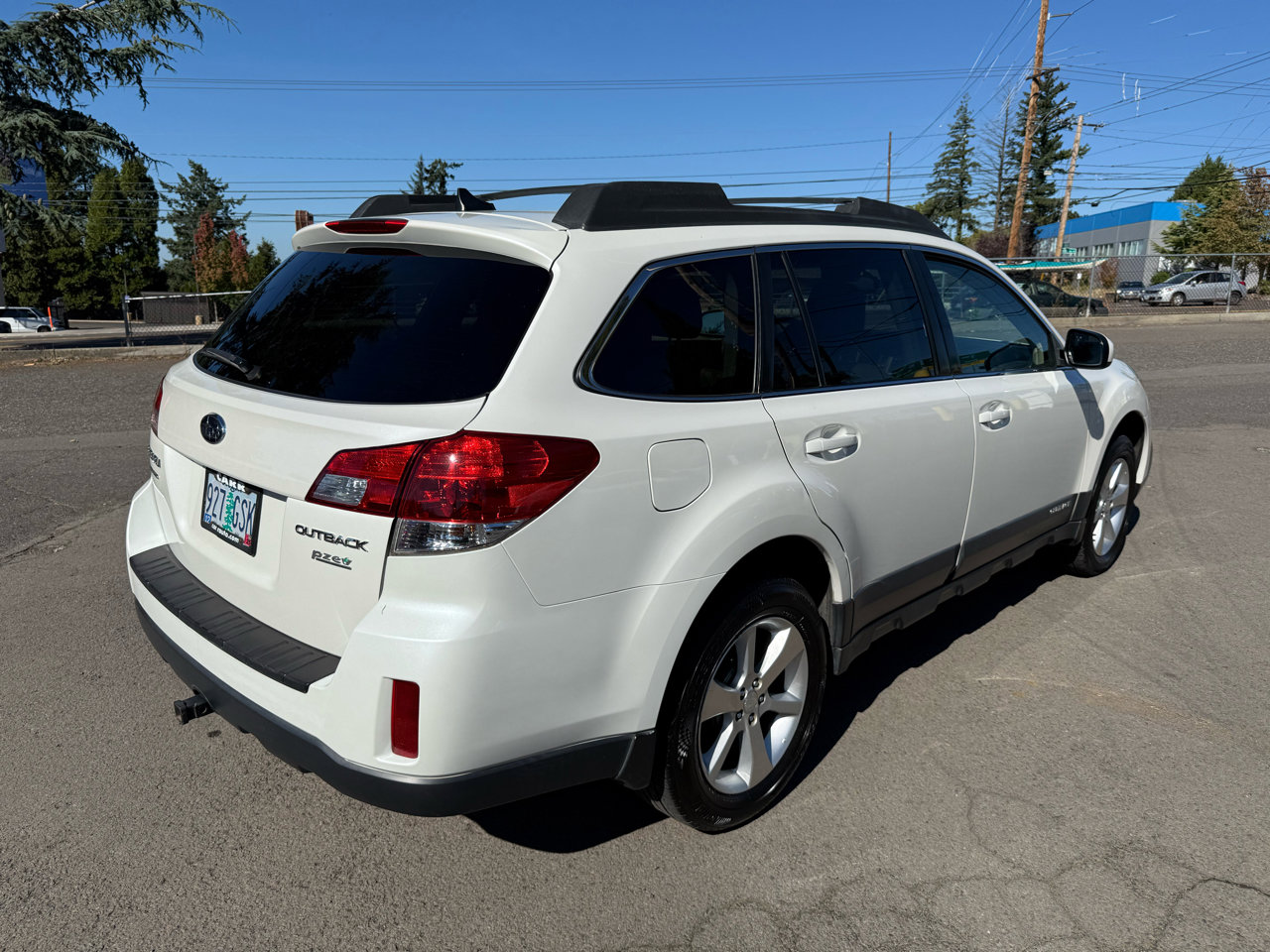 Used 2014 Subaru Outback 2.5i Limited w/ Moonroof Package image 6