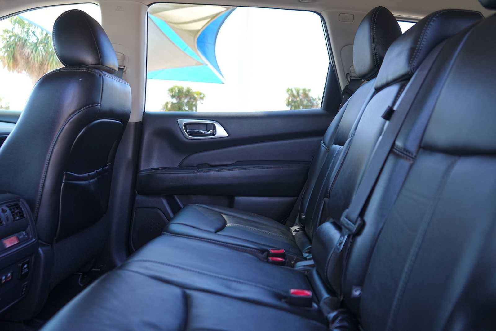 Used 2019 Nissan Pathfinder SL image 14