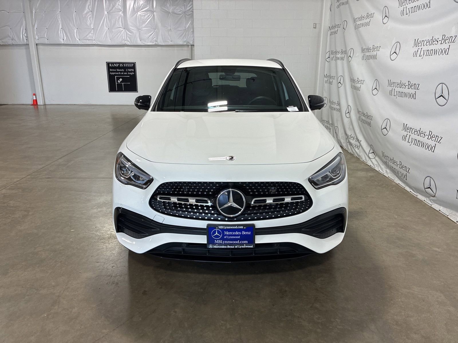 Used 2023 Mercedes-Benz GLA 250 4MATIC image 2