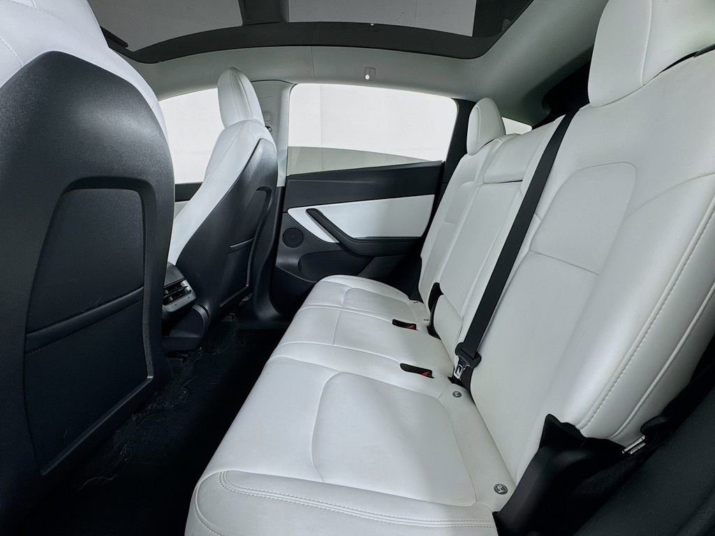 Used 2021 Tesla Model Y Long Range image 10