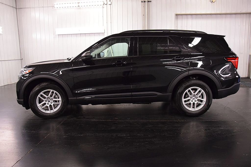 New 2026 Ford Explorer Active AWD/4WD image 4