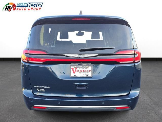 Used 2024 Chrysler Pacifica Touring-L FWD image 7