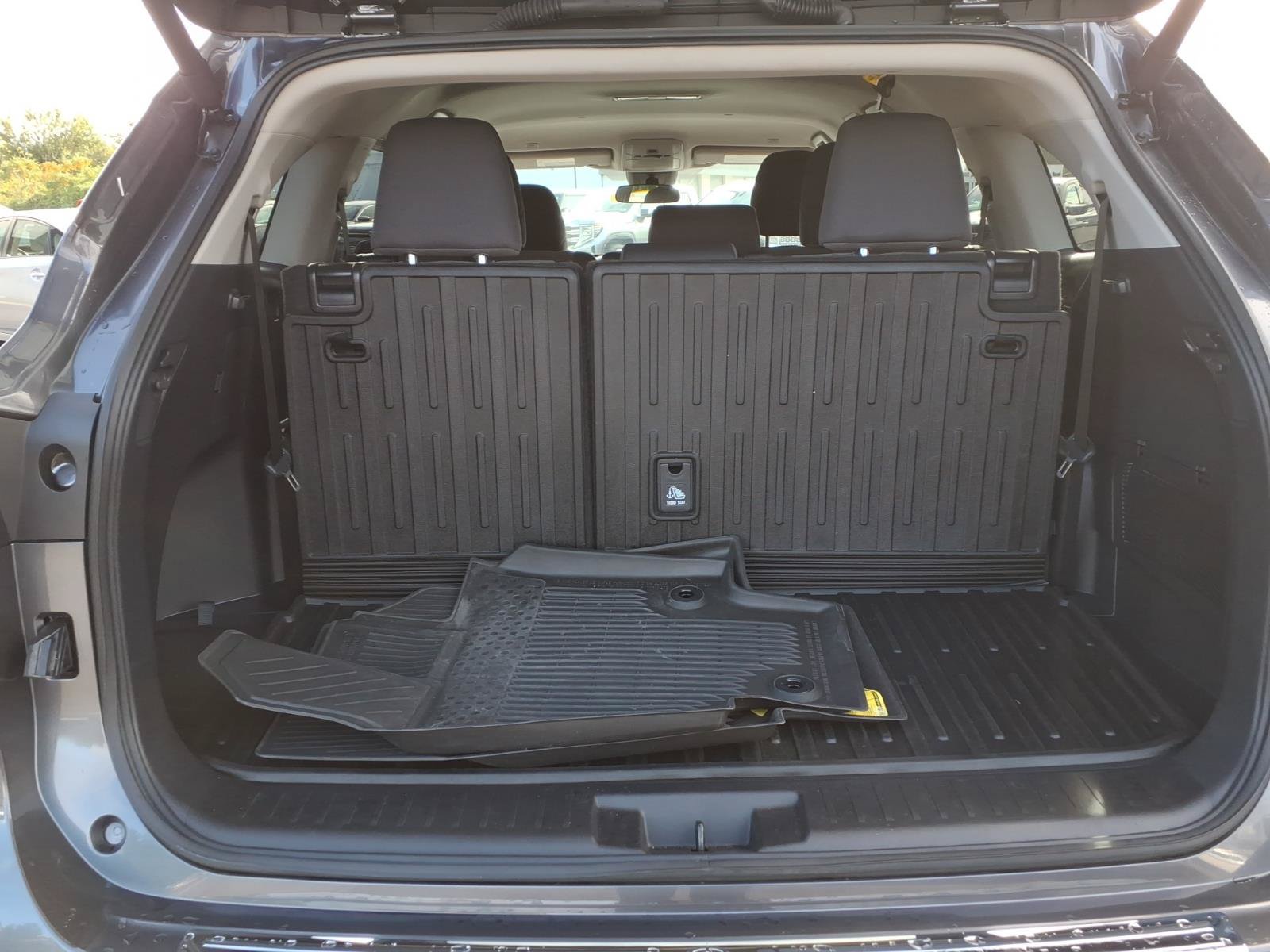 Used 2024 Toyota Highlander LE AWD/4WD image 22