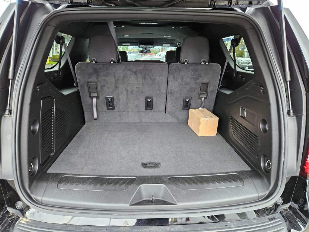 Used 2024 GMC Yukon XL SLE image 11