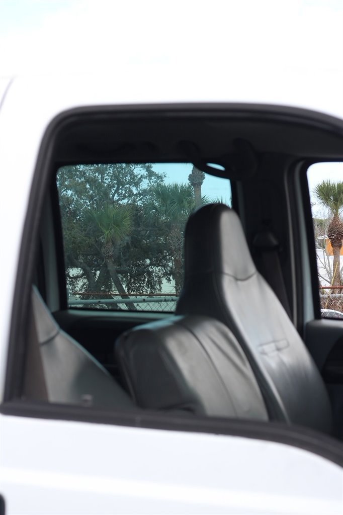 Used 2006 Ford F450 XLT image 13