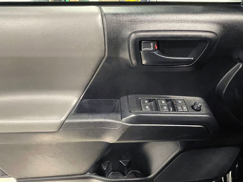 Used 2022 Toyota Tacoma SR image 21