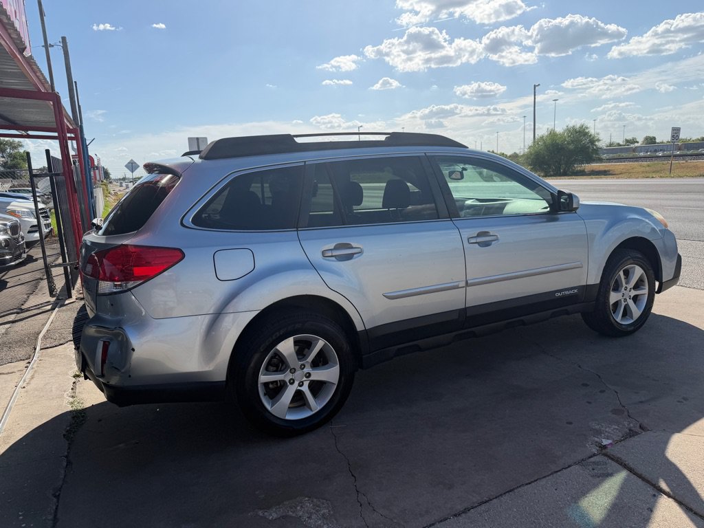 Used 2013 Subaru Outback 2.5i Premium w/ All-Weather Pkg AWD/4WD image 14
