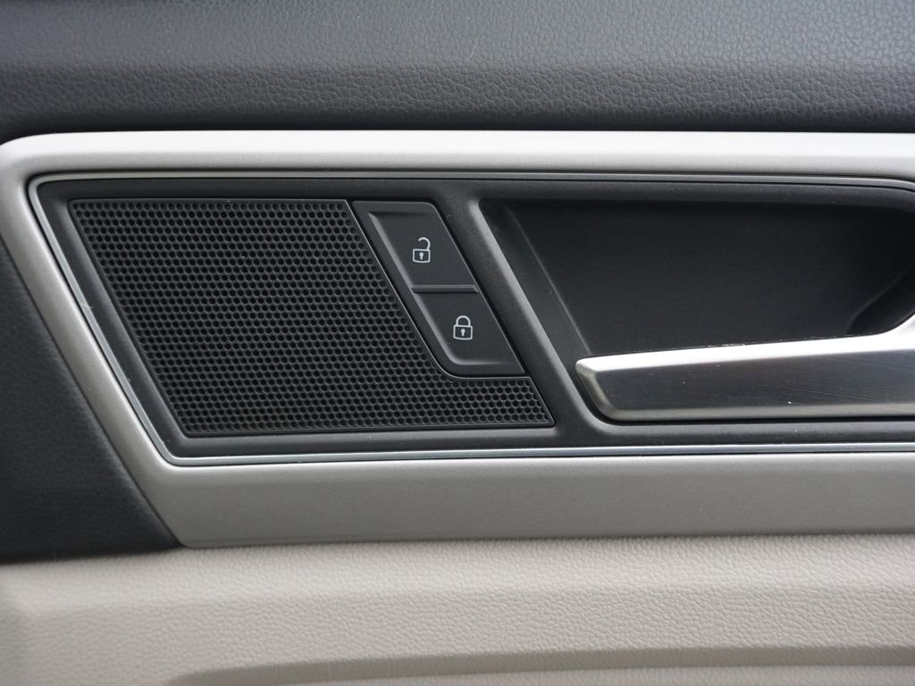 Used 2019 Volkswagen Atlas SEL R-Line AWD/4WD image 41