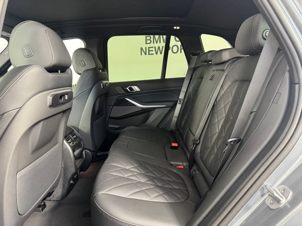 New 2026 BMW X5 xDrive40i w/ M Sport Package AWD/4WD image 13