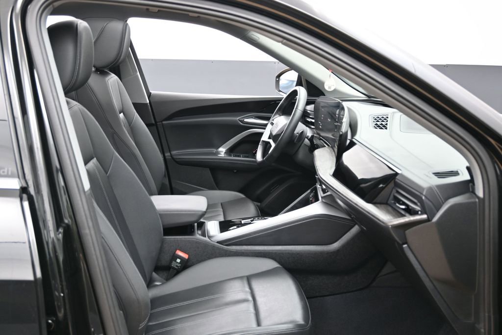 Used 2025 Audi Q5 Premium w/ Convenience Package AWD/4WD image 37