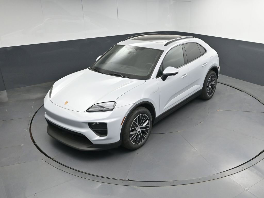 New 2026 Porsche Macan Electric RWD image 34