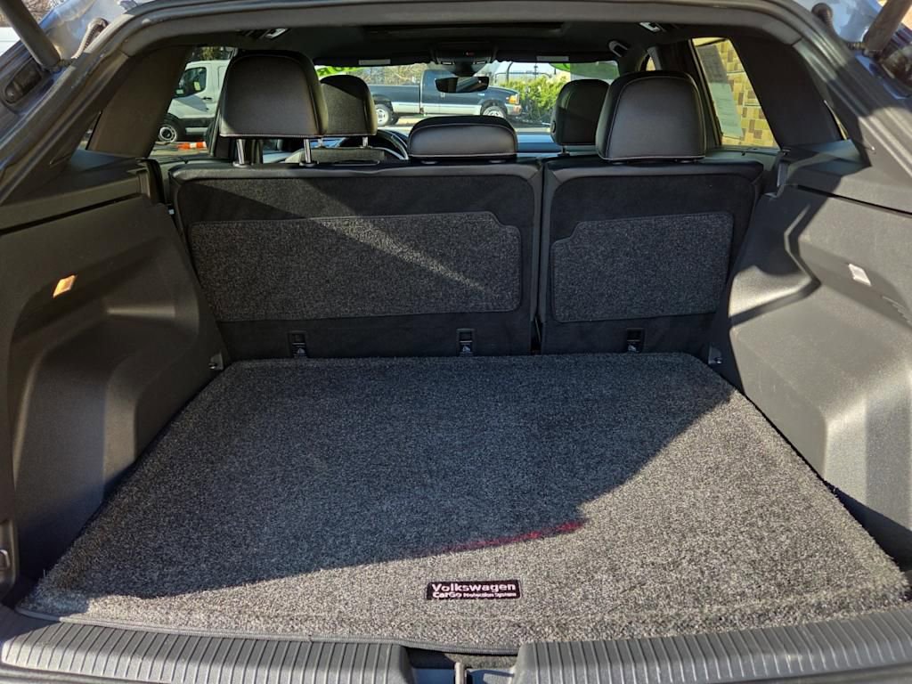Used 2020 Volkswagen Atlas Cross Sport SEL Premium R-Line image 33