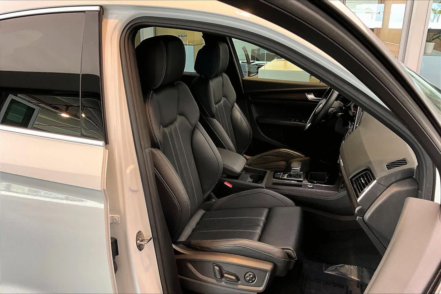 Certified 2023 Audi Q5 2.0T Premium Plus w/ Premium Plus Package AWD/4WD image 9