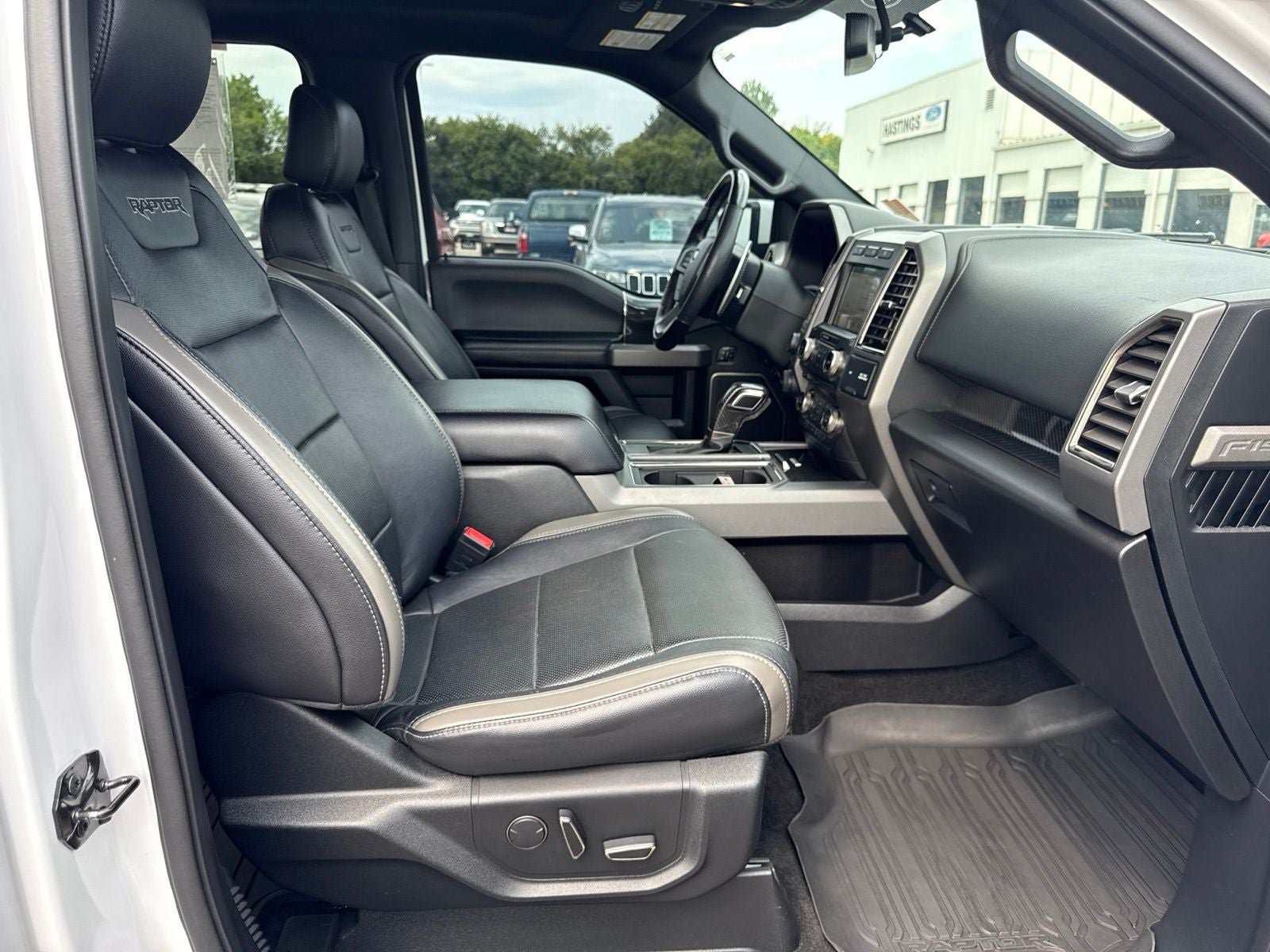 Used 2018 Ford F150 Raptor w/ Equipment Group 802A Luxury AWD/4WD image 44