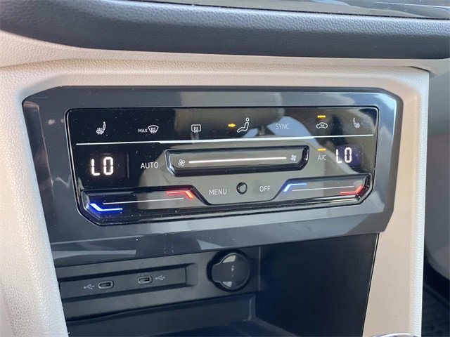 Used 2022 Volkswagen Tiguan SE image 14