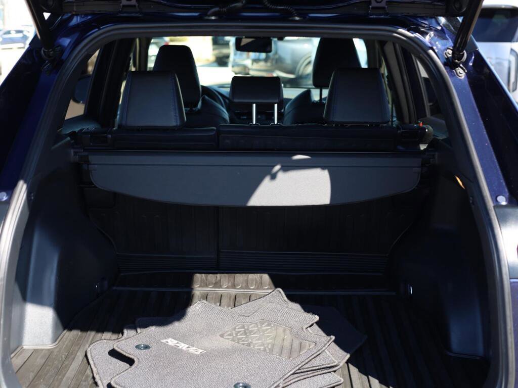 Used 2019 Toyota RAV4 XSE w/ XSE Weather Package AWD/4WD image 20