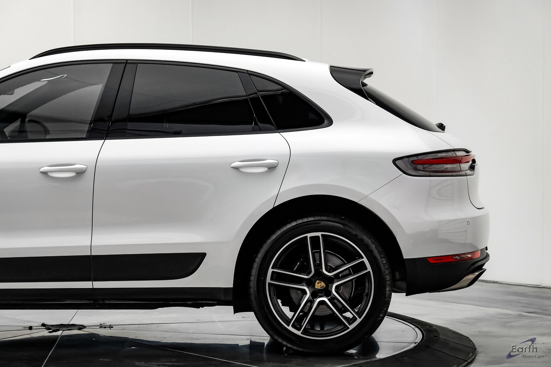 Used 2021 Porsche Macan AWD/4WD image 9