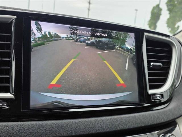 Used 2024 Chrysler Pacifica Touring-L FWD image 28