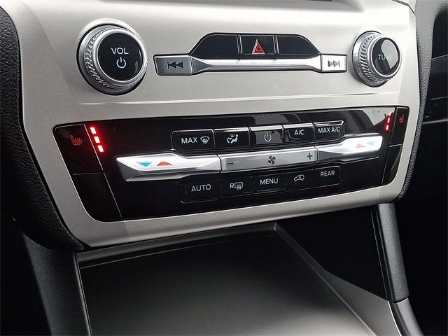 Used 2022 Ford Explorer XLT image 15