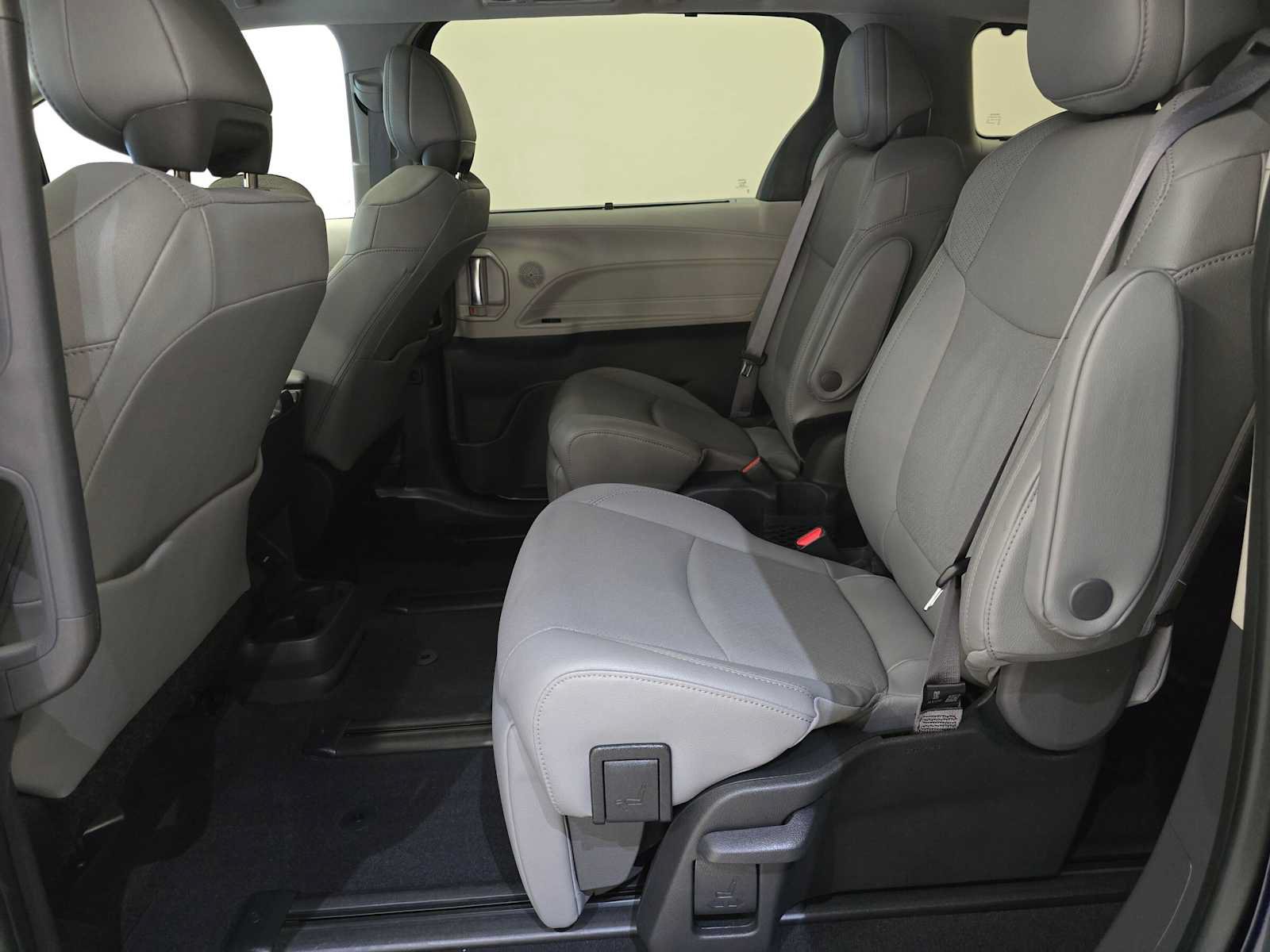 Certified 2024 Toyota Sienna Limited w/ Protection Package (TMS) AWD/4WD image 24