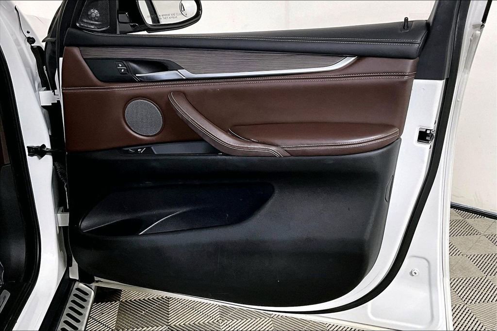 Used 2014 BMW X5 xDrive50i image 24