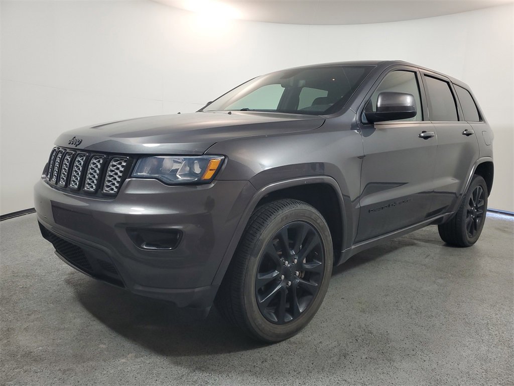 Used 2019 Jeep Grand Cherokee Altitude image 3