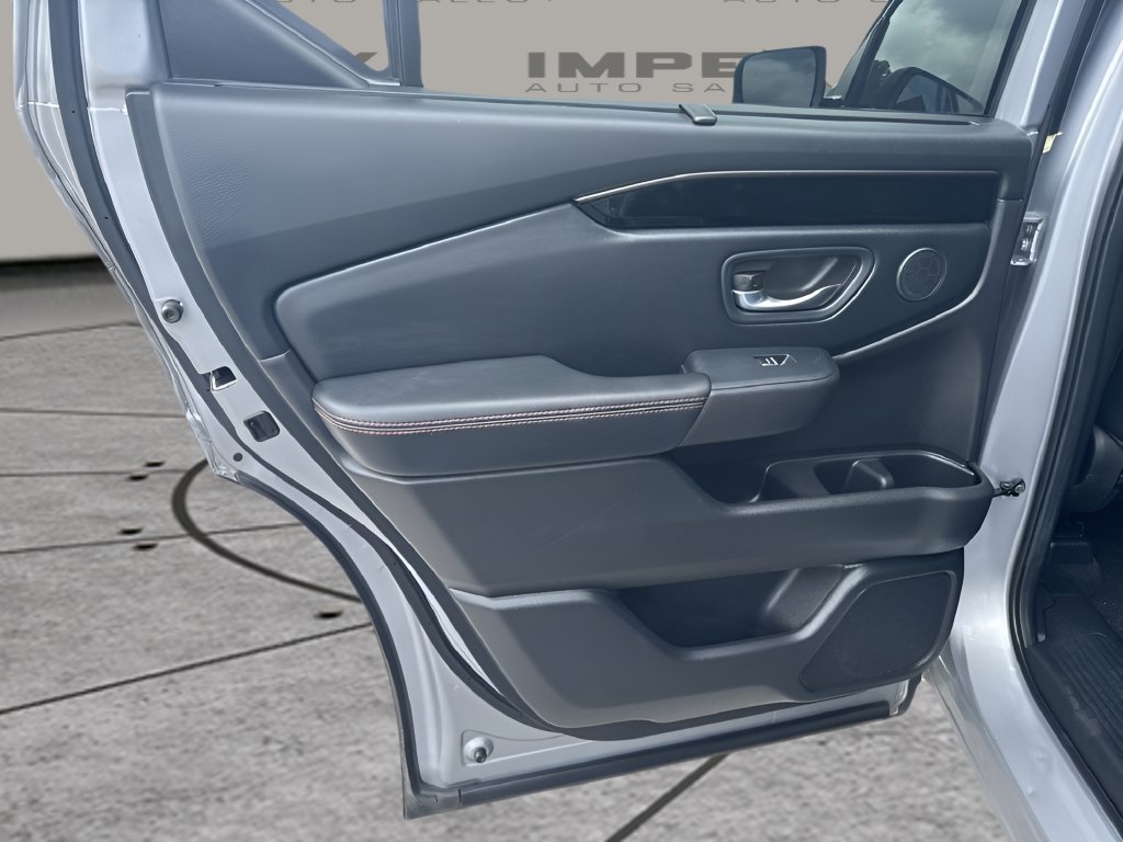 Used 2025 Honda Pilot TrailSport image 29