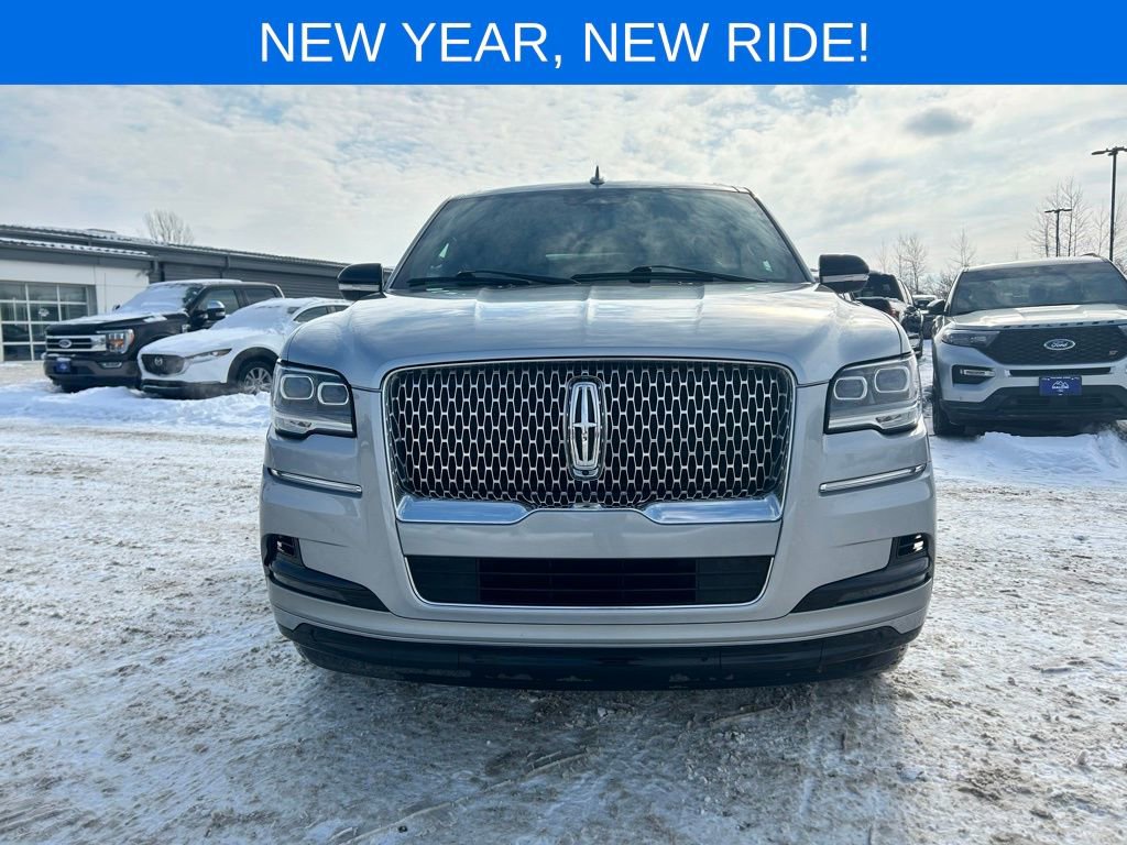 Used 2024 Lincoln Navigator Premiere image 9
