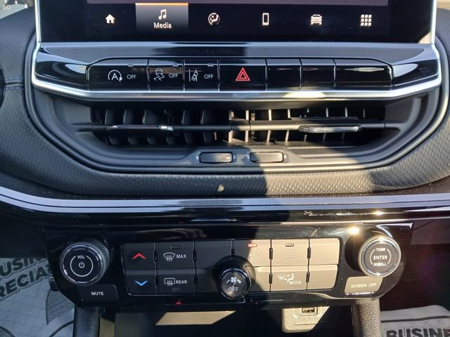 New 2026 Jeep Compass Latitude AWD/4WD image 25