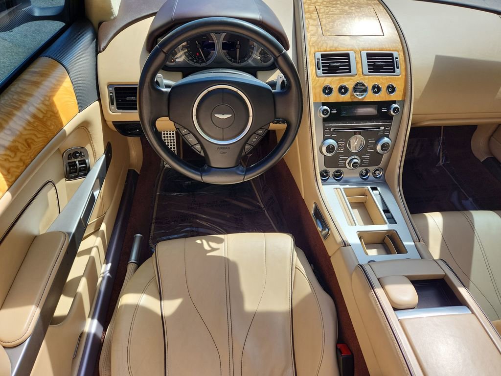 Used 2013 Aston Martin DB9 Volante RWD image 4