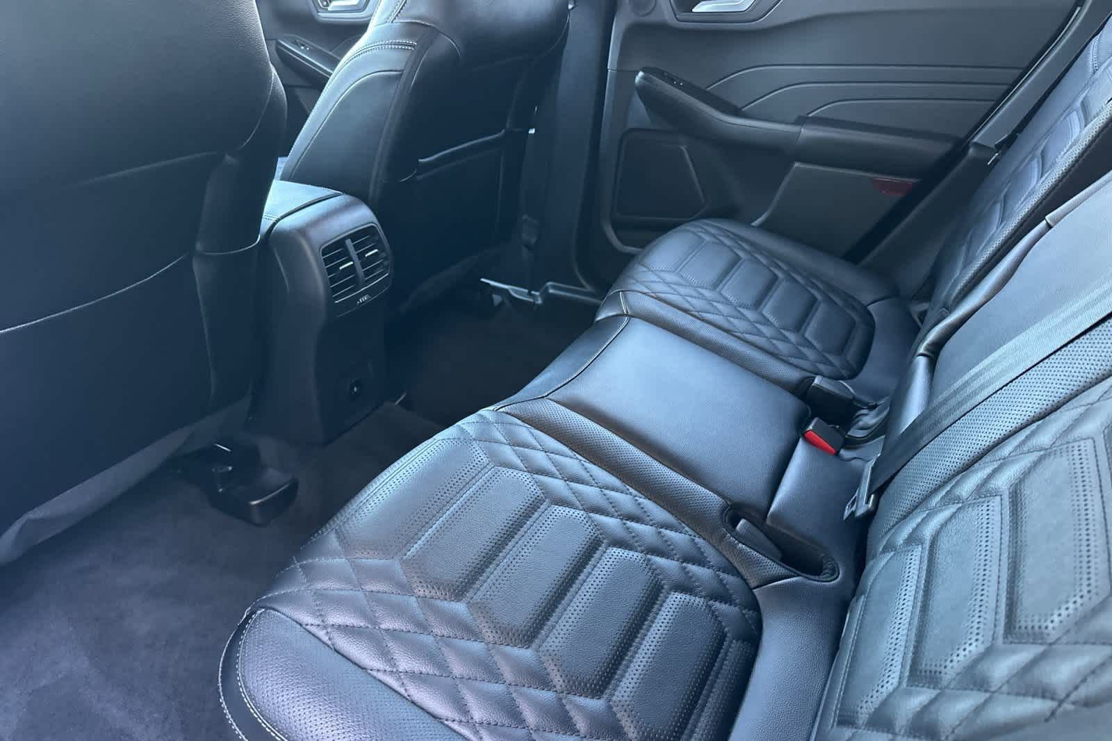 Certified 2024 Ford Escape Platinum w/ Premium Technology Package image 4