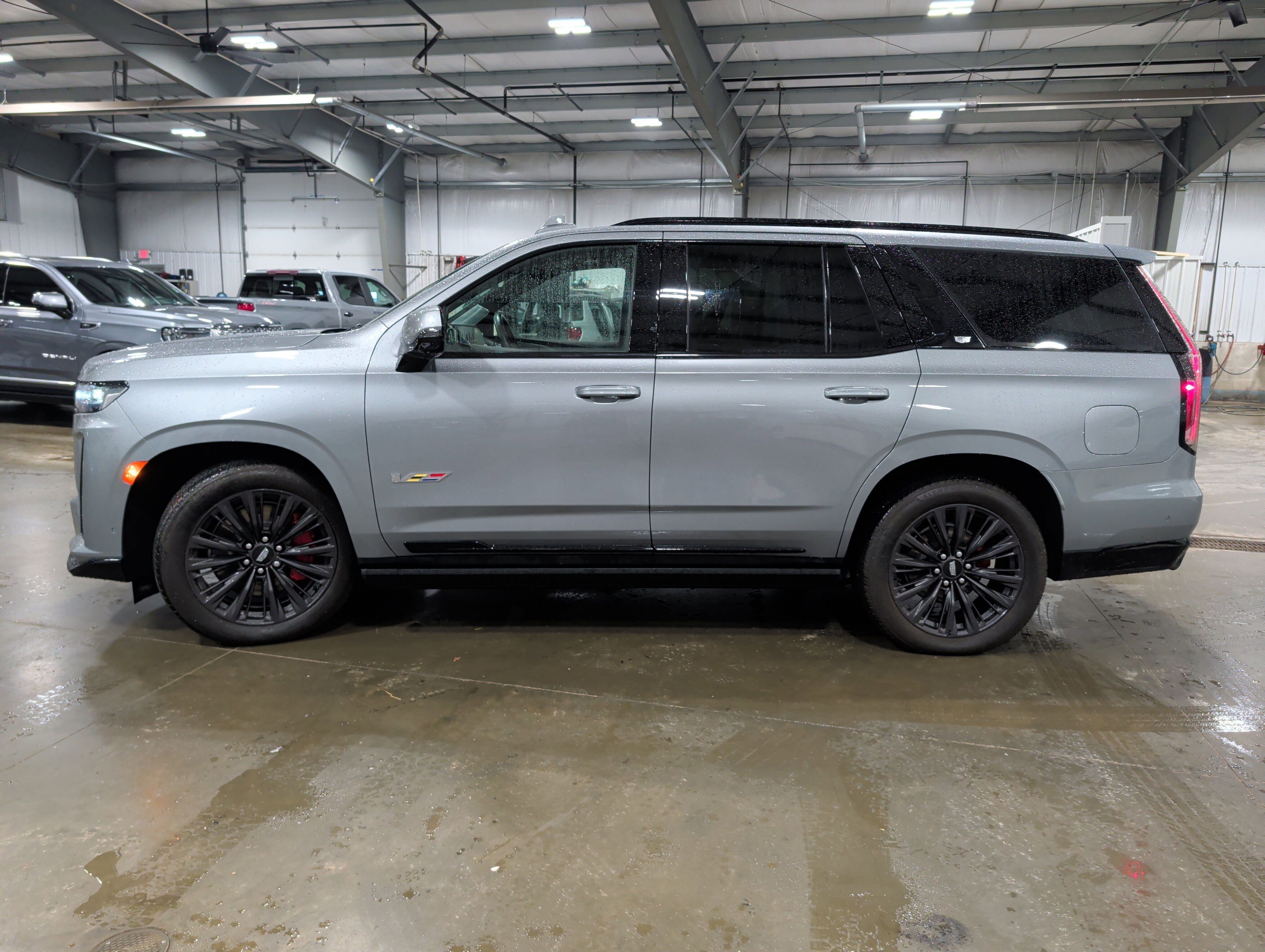 Used 2024 Cadillac Escalade V w/ LPO, ONYX Package image 5