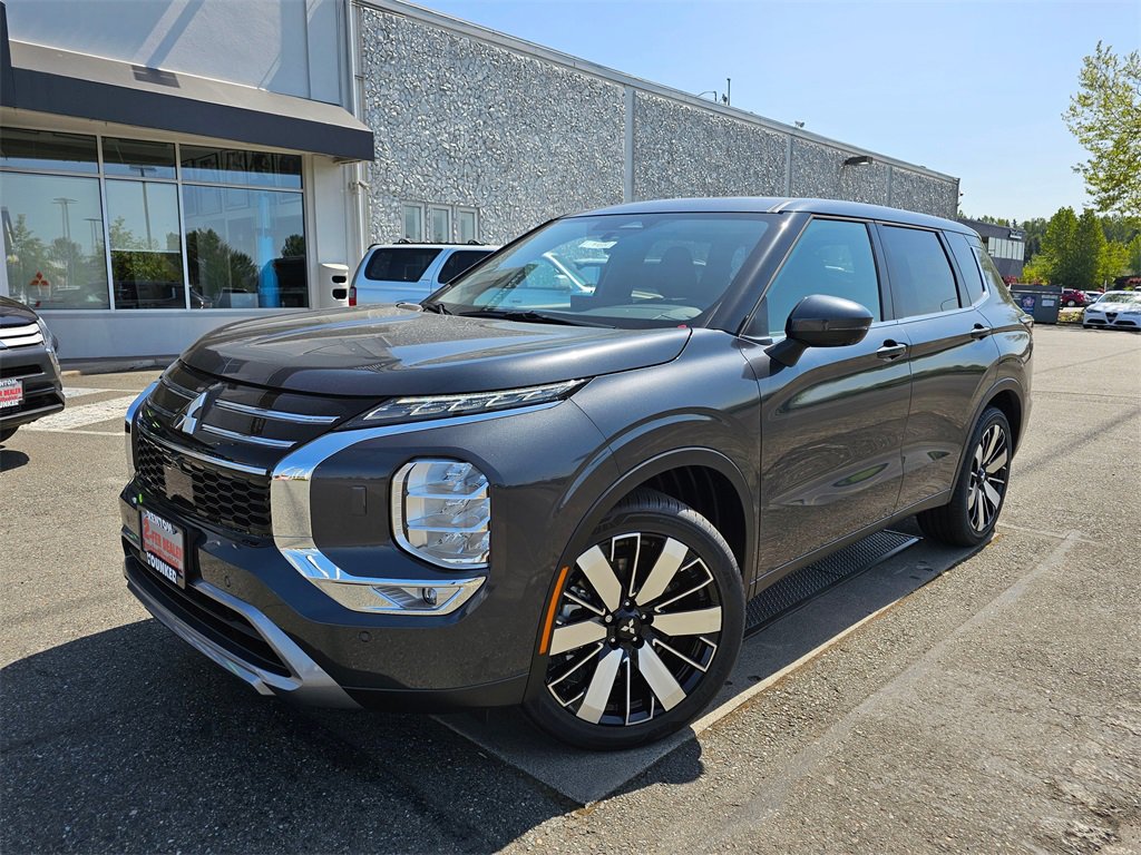 New 2025 Mitsubishi Outlander SE image 1