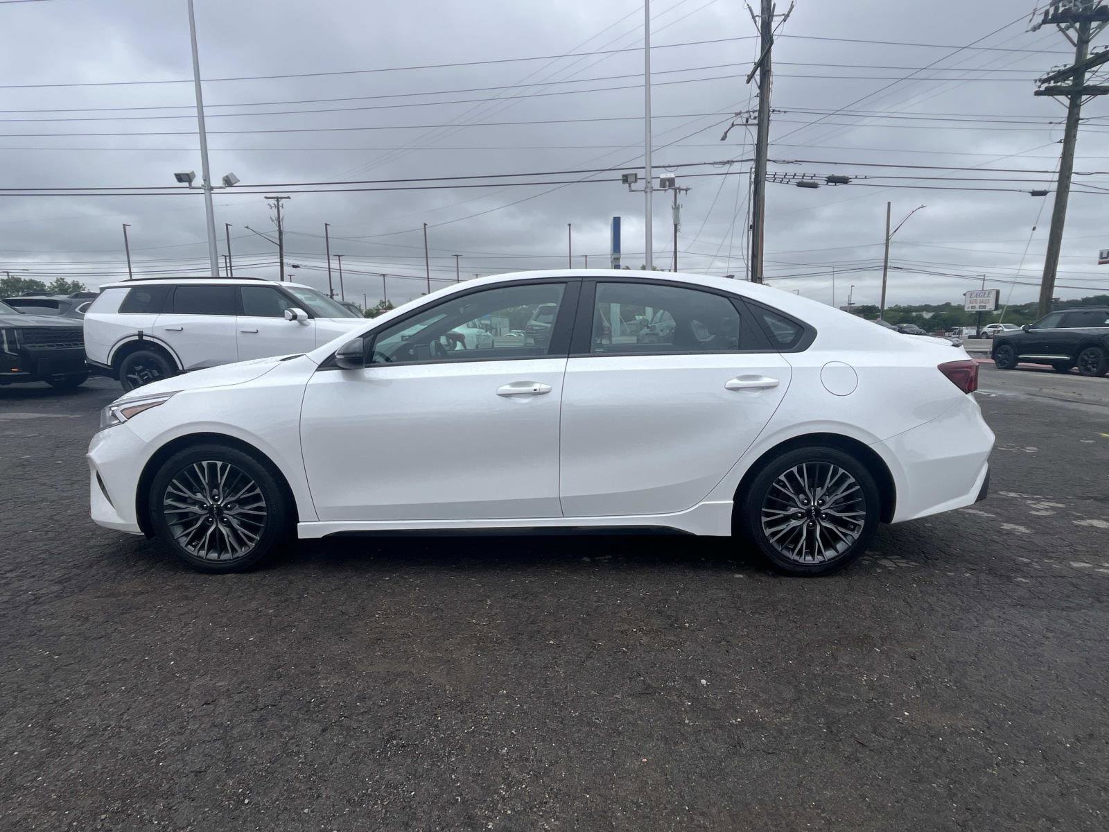 Used 2024 Kia Forte GT-Line w/ GT-Line Premium Package FWD image 4