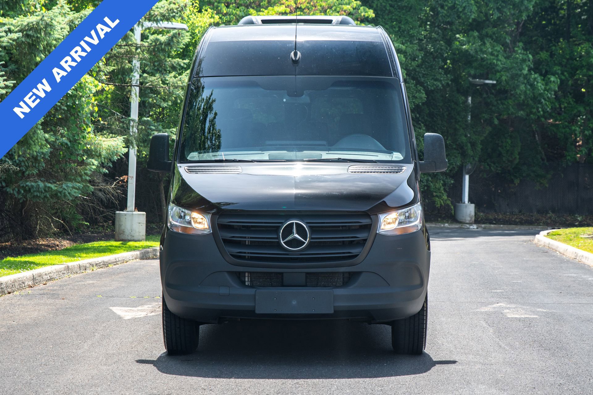 Used 2024 Mercedes-Benz Sprinter 2500 image 2