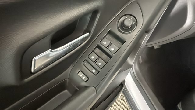 Used 2020 Chevrolet Trax LT w/ LT Convenience Package FWD image 10
