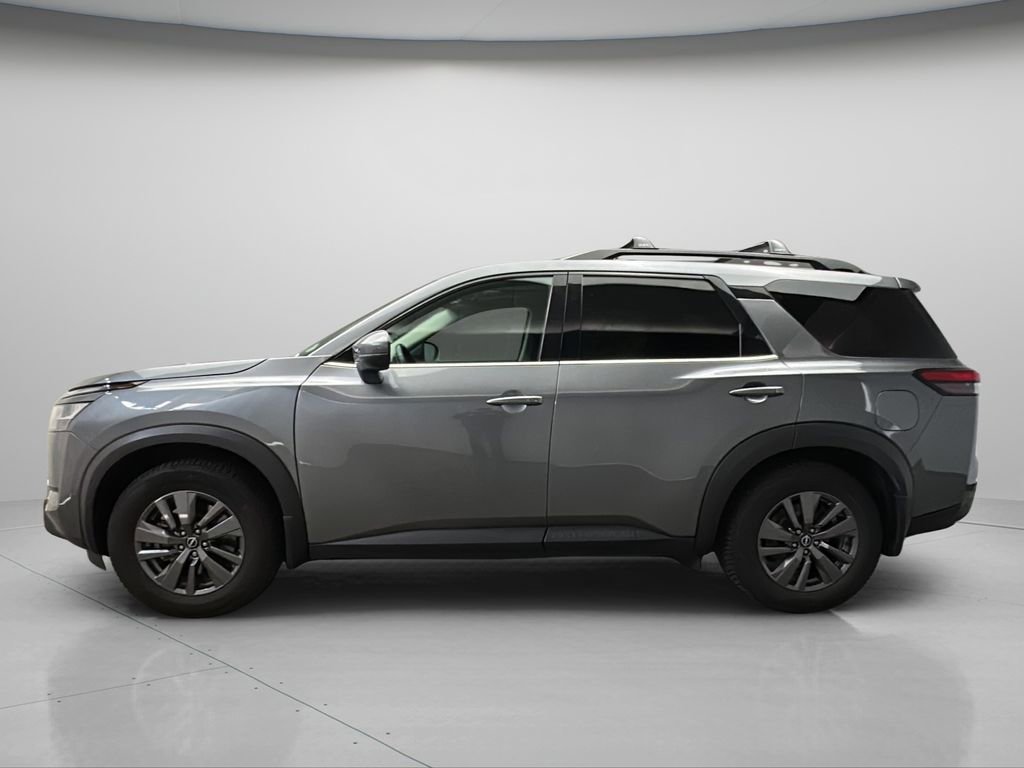 Used 2022 Nissan Pathfinder SV w/ SV Premium Package image 2