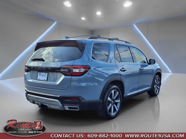 Used 2025 Honda Pilot Elite image 3